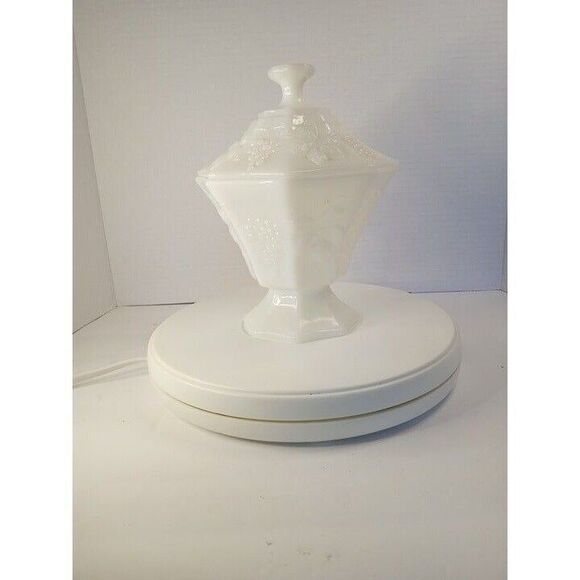 Vintage Anchor Hocking Milk Glass Grape and Leaves Octagon Candy Dish - Picture 2 of 10